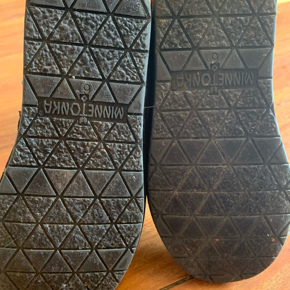✨3/$20 Minnetonka black Boots - Picture 5 of 7